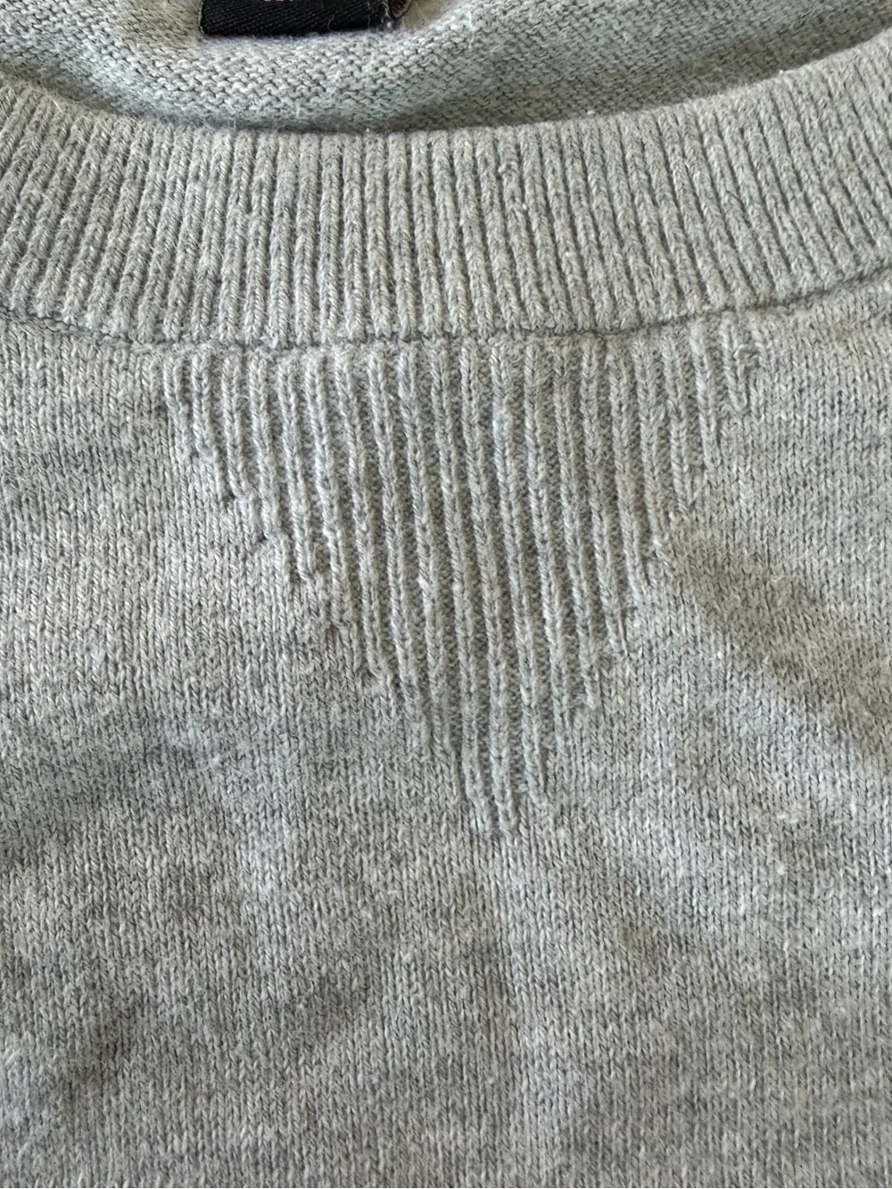 Banana Republic Light Heather Gray Crewneck Sweater size LG